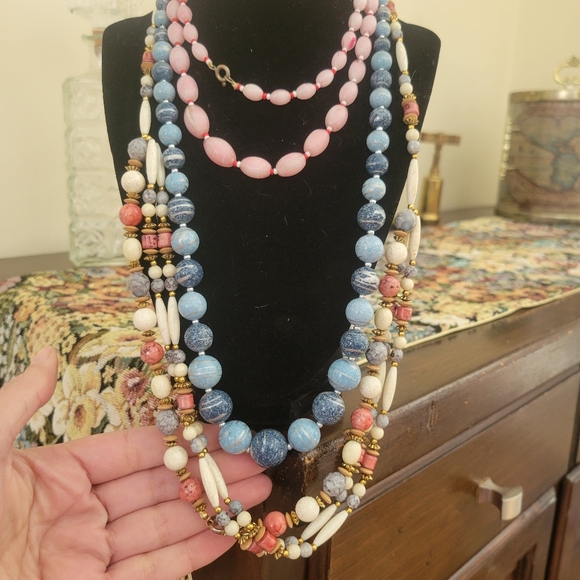 Sold Lot 7 Vintage to Costume Spring Necklace Bundle - Picture 3 of 10